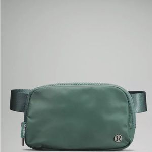 Lululemon Everywhere Belt Bag **NEW WITH TAGS**
